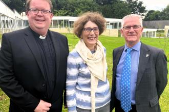 L-R URC General Secretary the Revd Dr John Bradbury, Ms Catriona Wheeler and East Midlands Synod Moderator the Revd Geoffrey Clarke at The Hayes Conference Centre, Derbyshire on the occasion of Catriona's election to serve as Moderator of General Assembly 2025-6